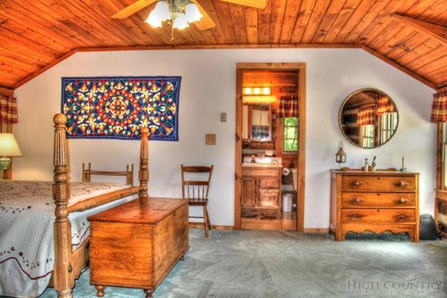 Image number 7 for the current listing