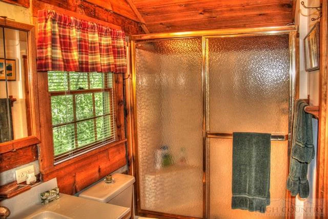 Image number 9 for the current listing