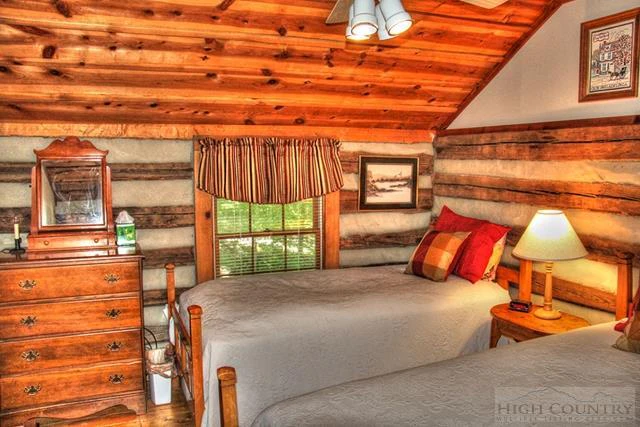 Image number 14 for the current listing