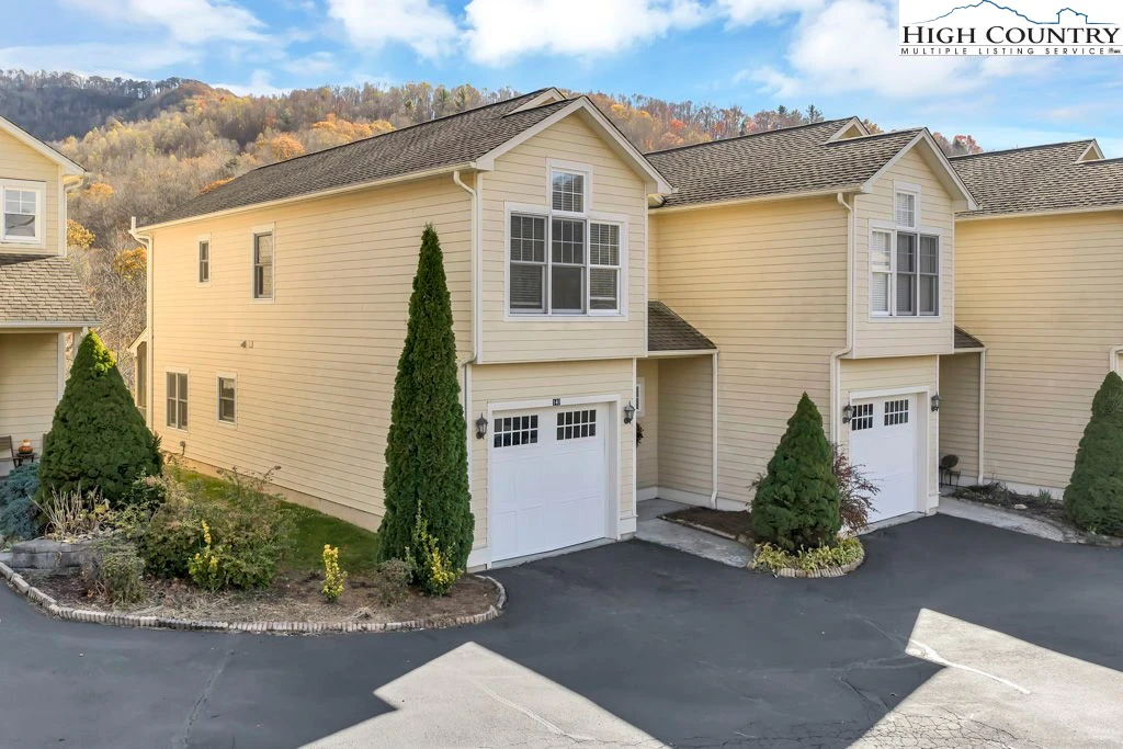 Image number 3 for the current listing