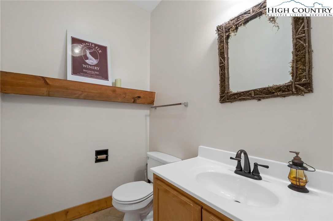 Image number 2 for the current listing