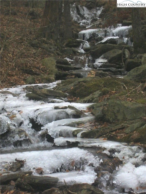Image number 18 for the current listing