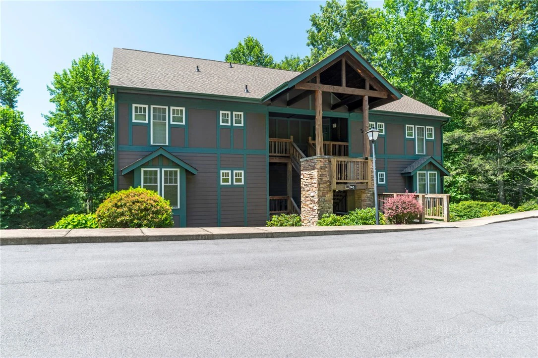 Image number 2 for the current listing