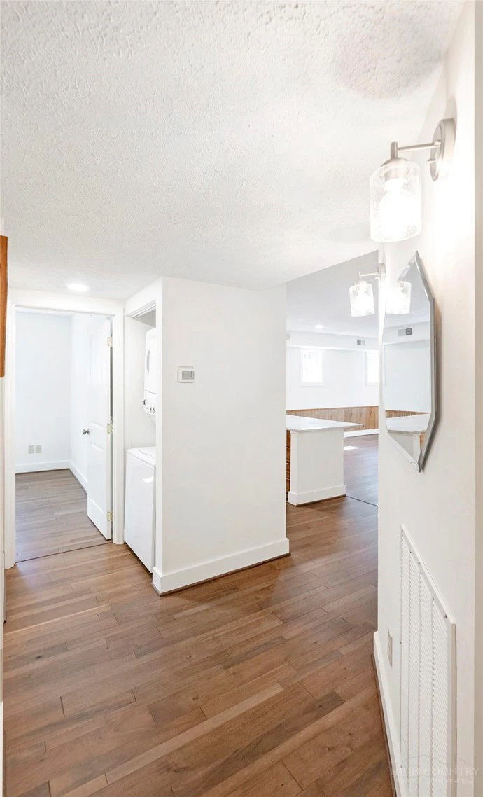 Image number 5 for the current listing