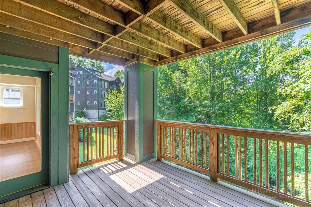 Image number 8 for the current listing