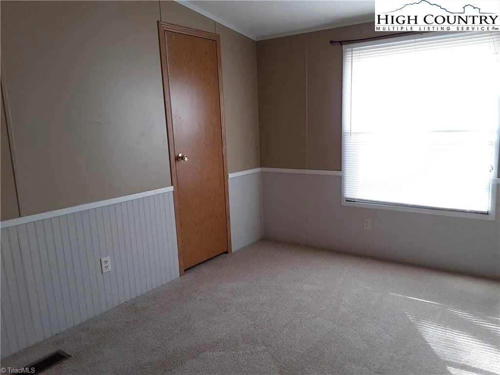 Image number 2 for the current listing