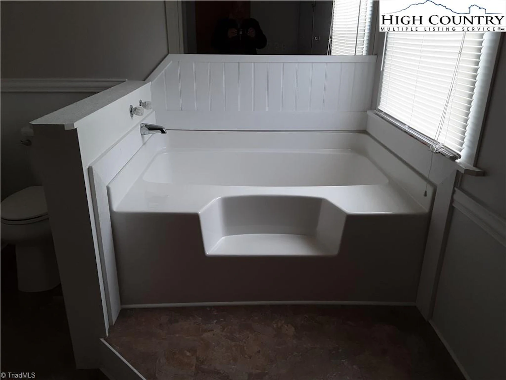 Image number 9 for the current listing