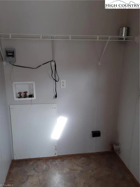 Image number 7 for the current listing