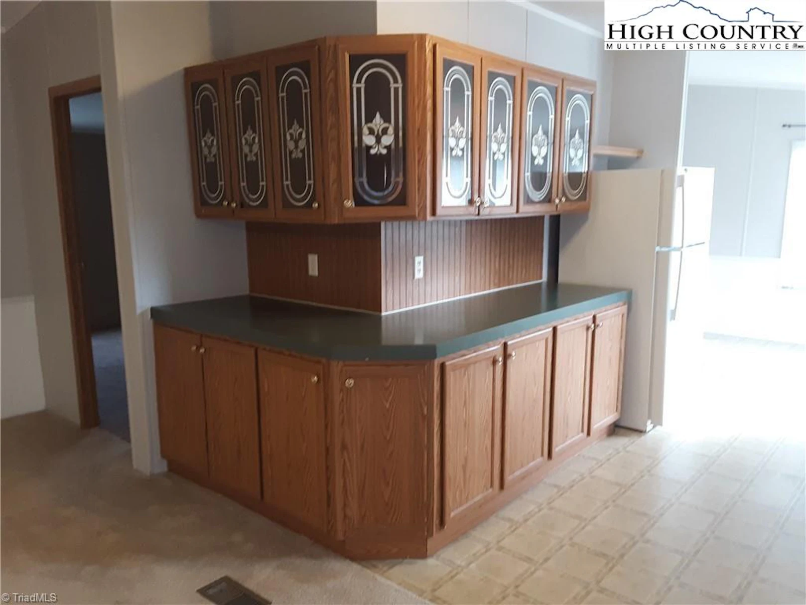 Image number 21 for the current listing