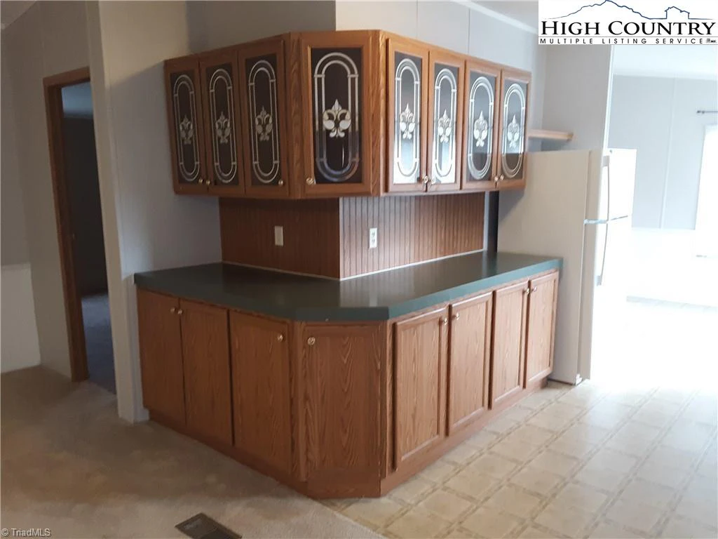 Image number 21 for the current listing