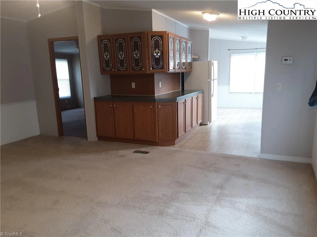 Image number 20 for the current listing