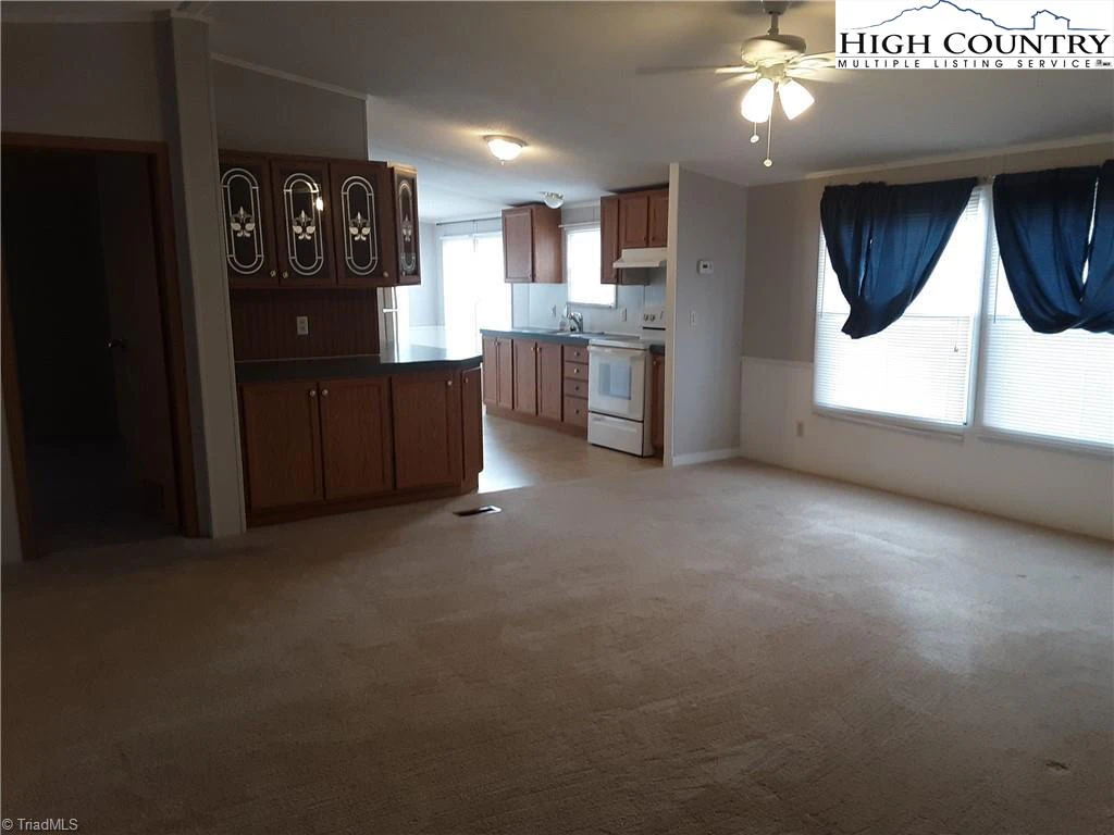 Image number 19 for the current listing