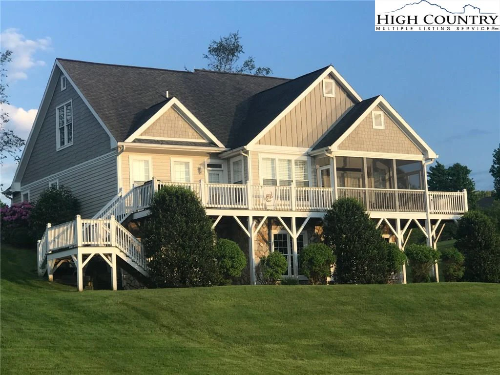 Image number 3 for the current listing