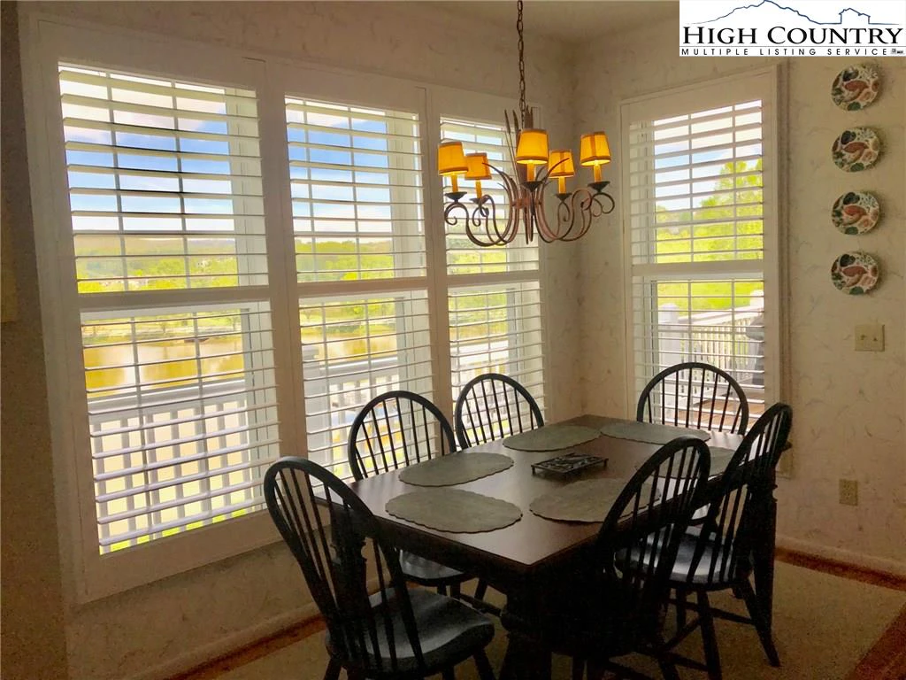 Image number 13 for the current listing