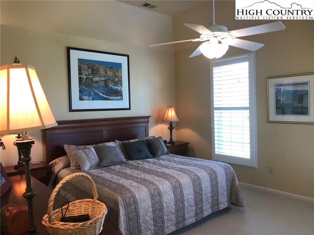 Image number 12 for the current listing