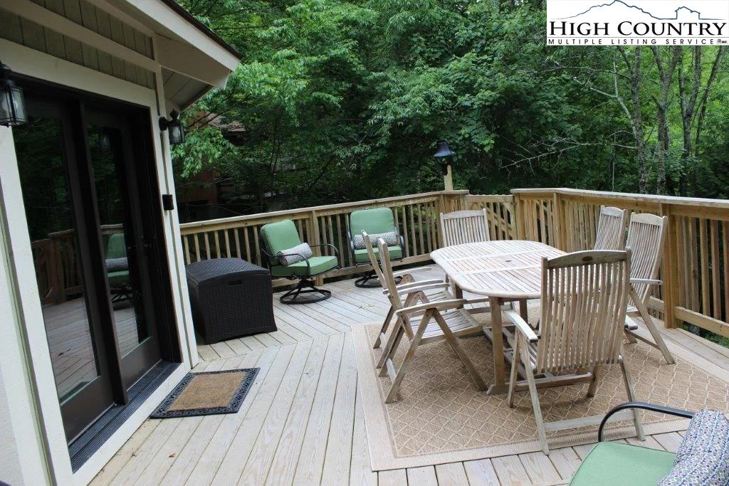 Image number 4 for the current listing