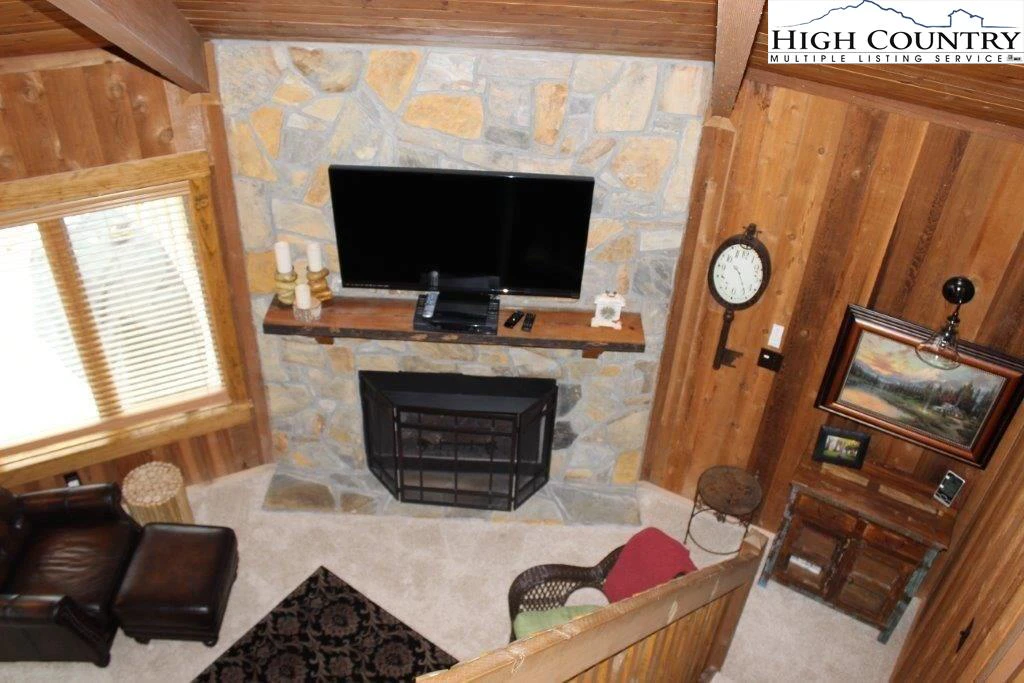 Image number 12 for the current listing