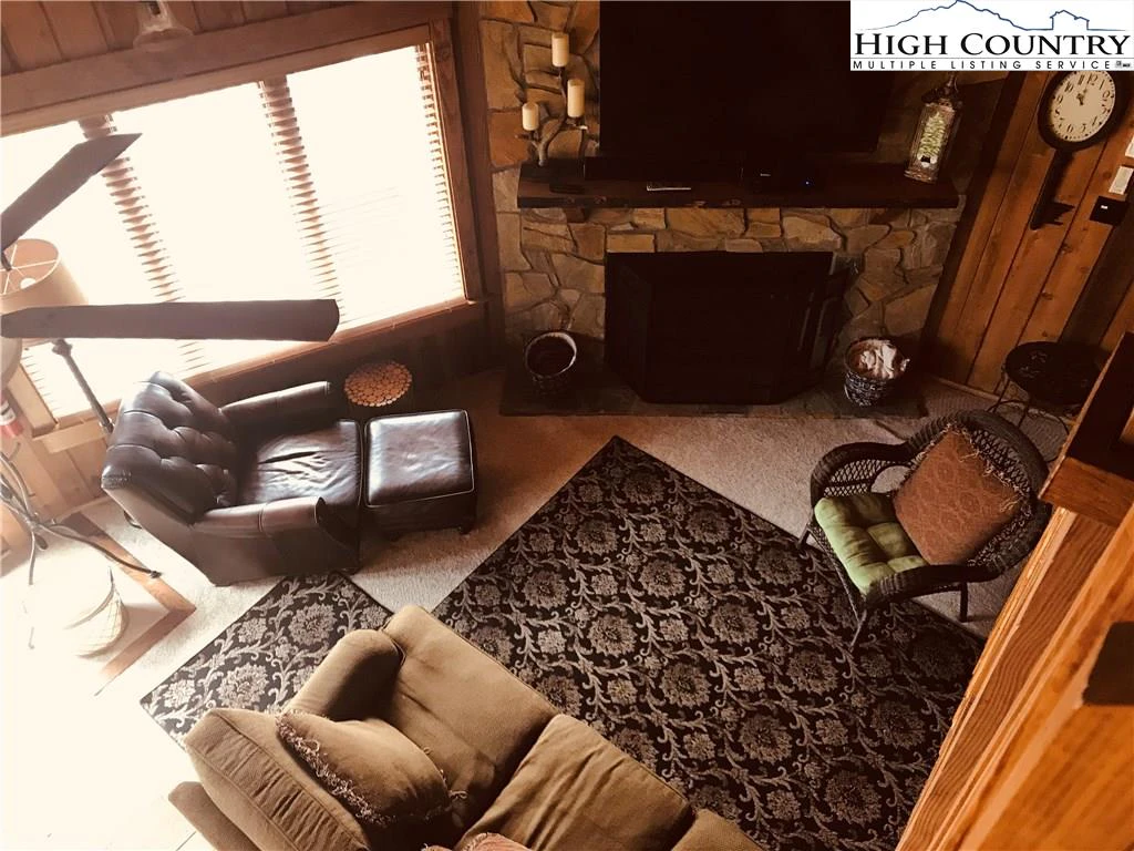 Image number 11 for the current listing