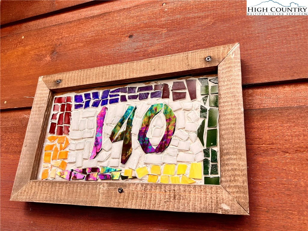Image number 8 for the current listing