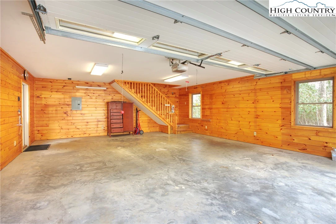 Image number 7 for the current listing