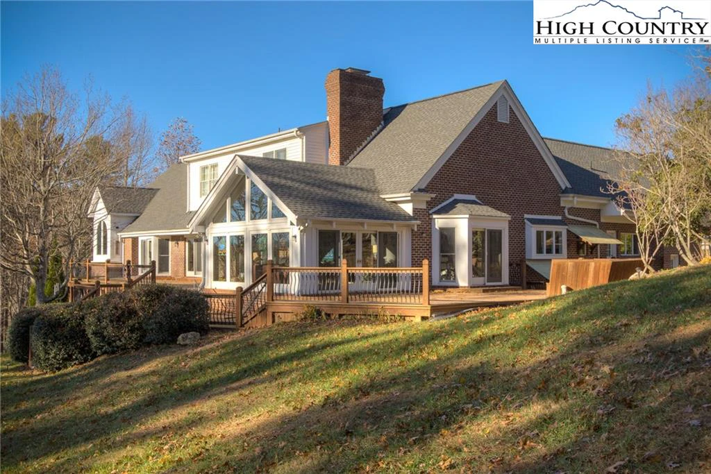Image number 1 for the current listing