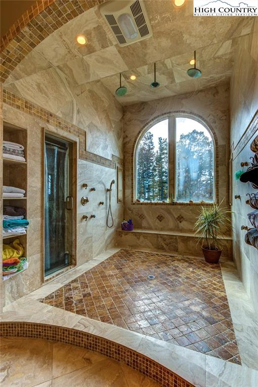 Image number 3 for the current listing