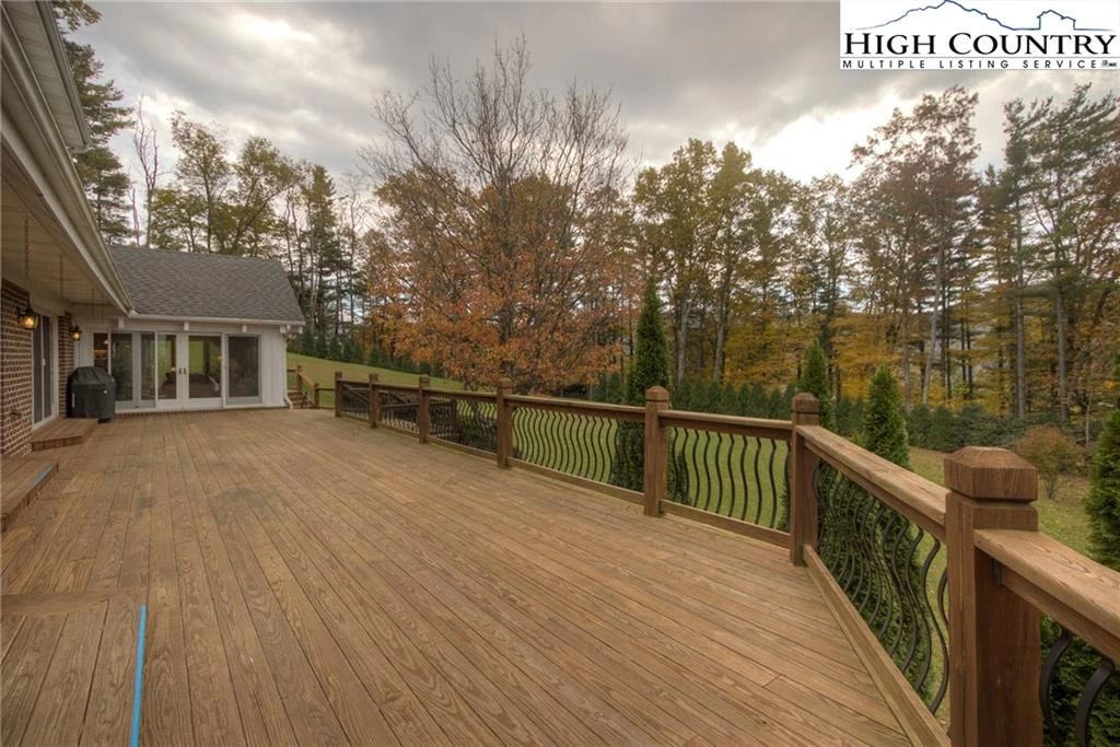 Image number 20 for the current listing