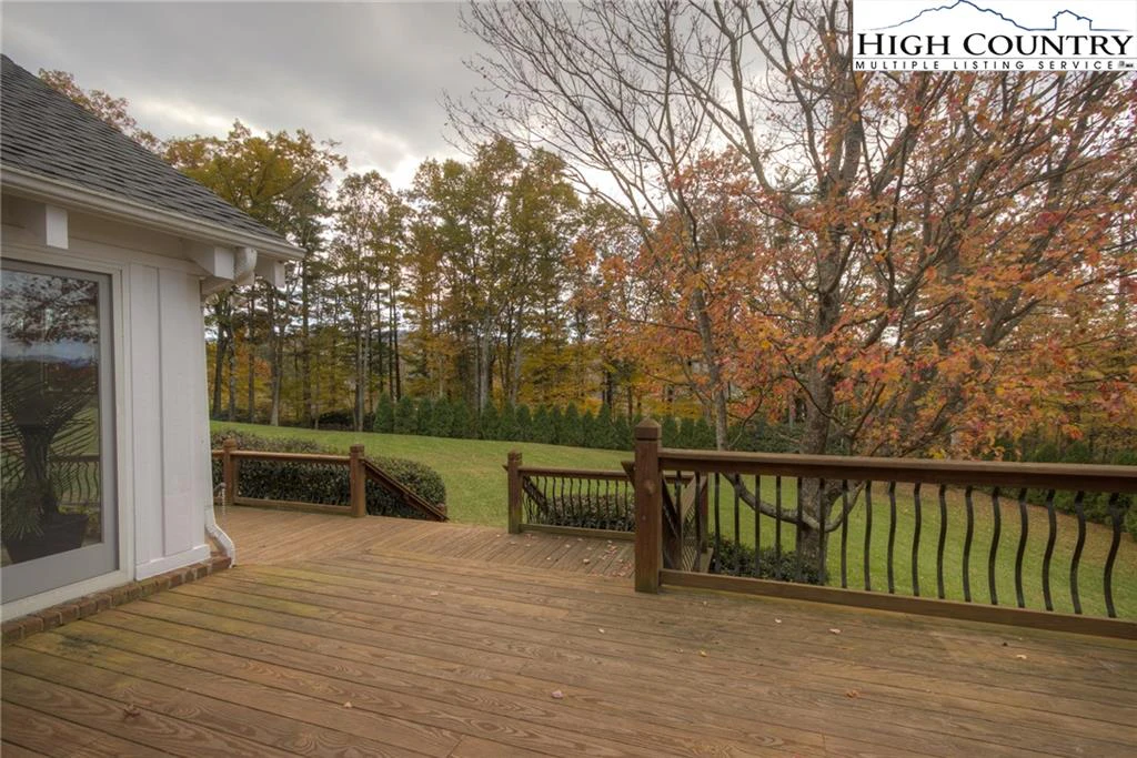 Image number 21 for the current listing