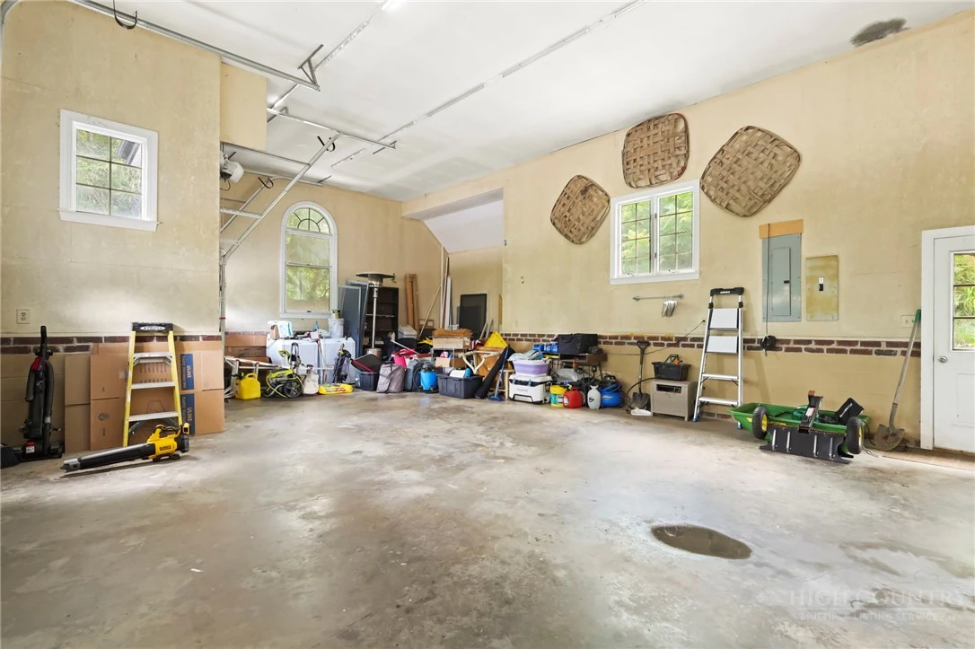 Image number 7 for the current listing