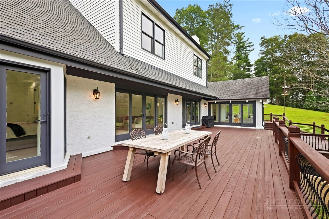 Image number 9 for the current listing