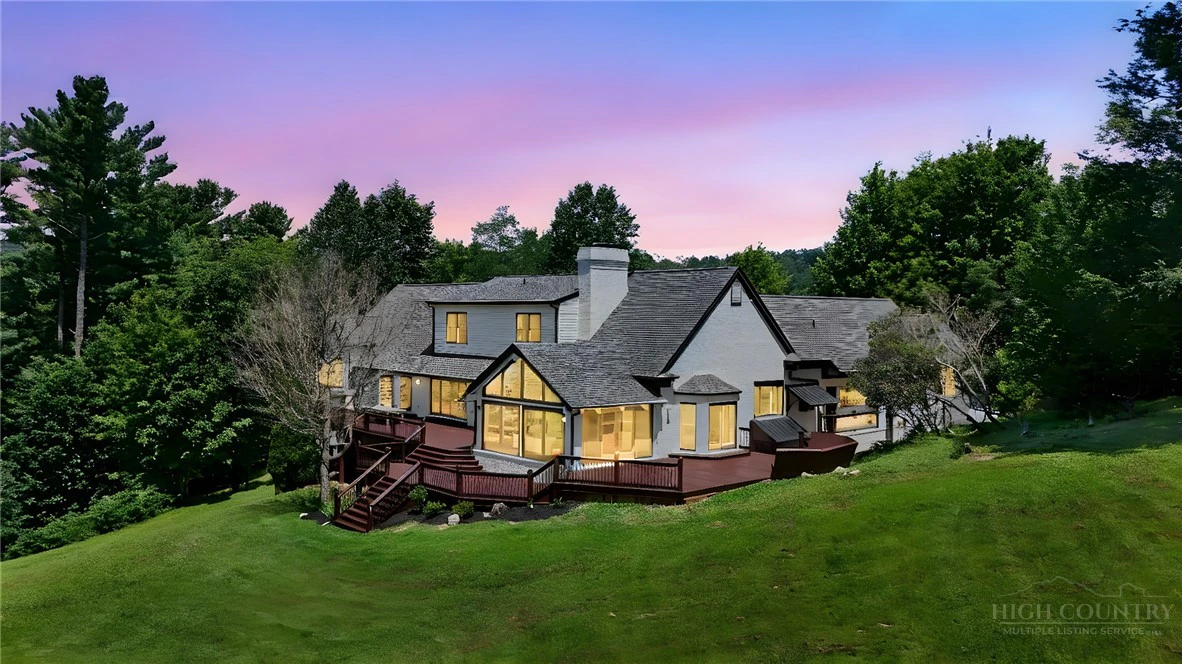 Image number 1 for the current listing