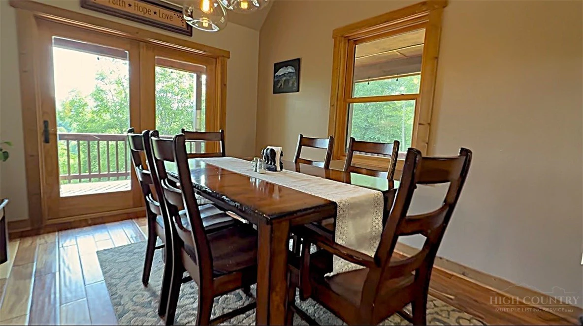 Image number 10 for the current listing