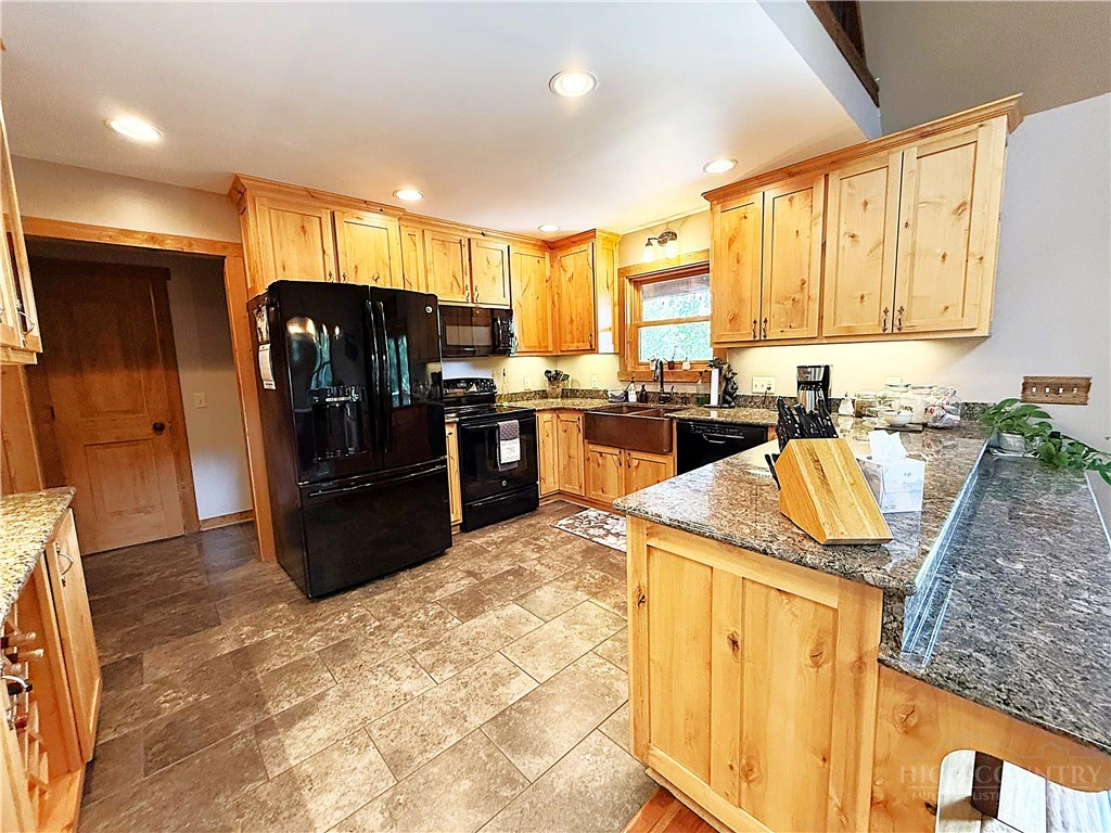 Image number 11 for the current listing