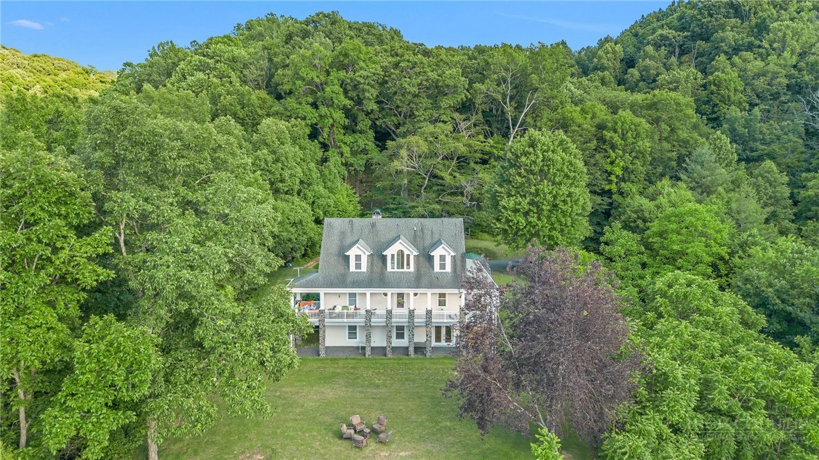 Image number 3 for the current listing