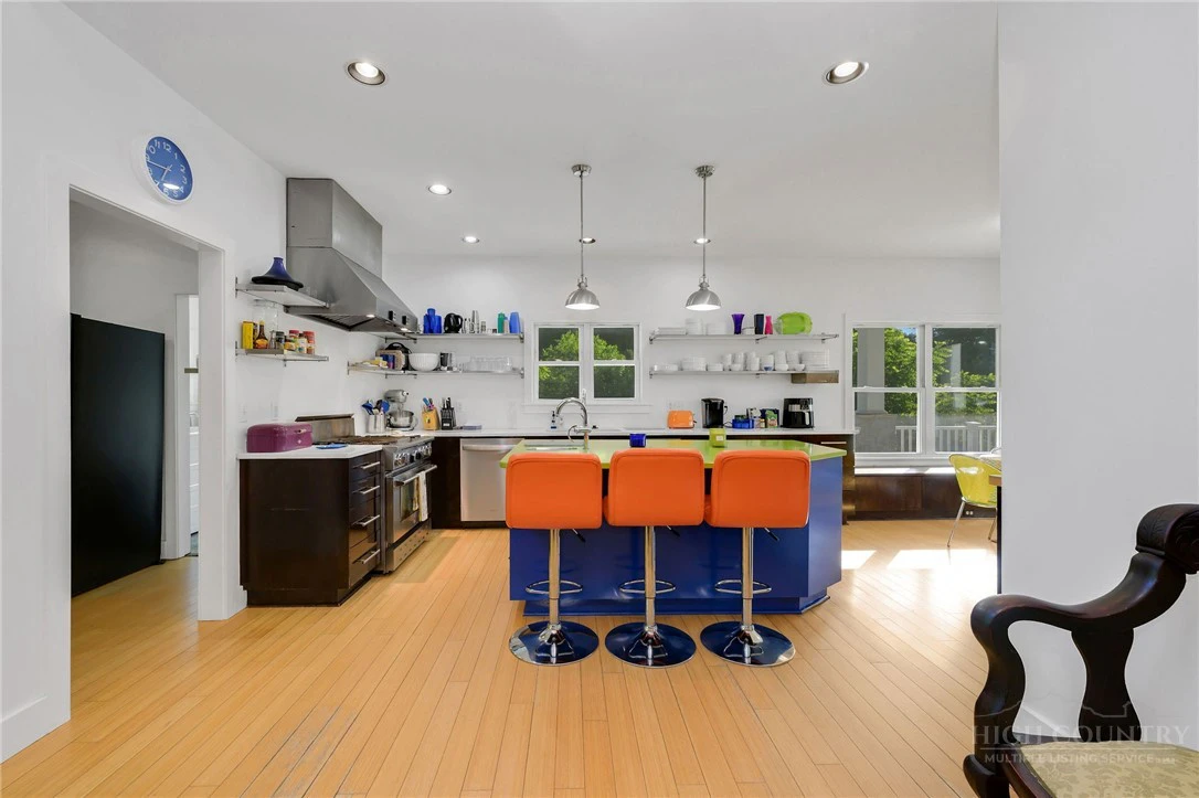 Image number 7 for the current listing