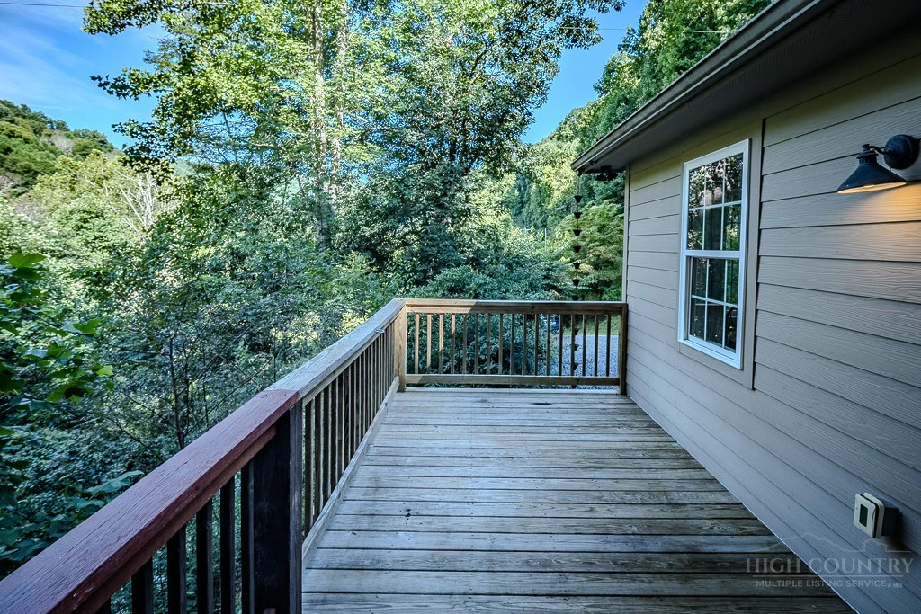 Image number 20 for the current listing