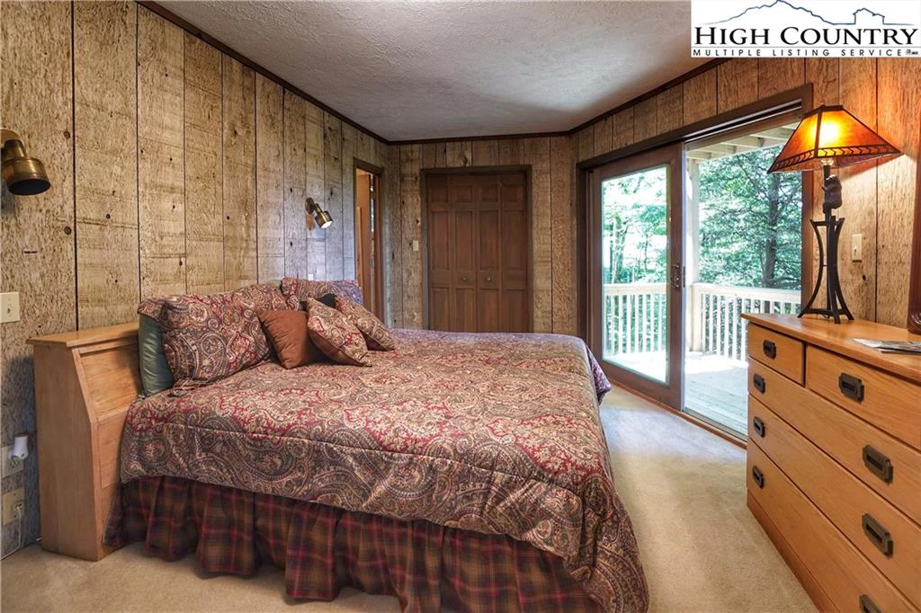 Image number 3 for the current listing