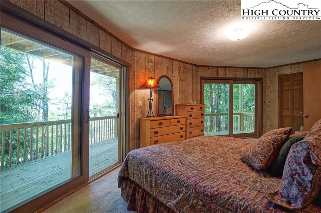 Image number 5 for the current listing