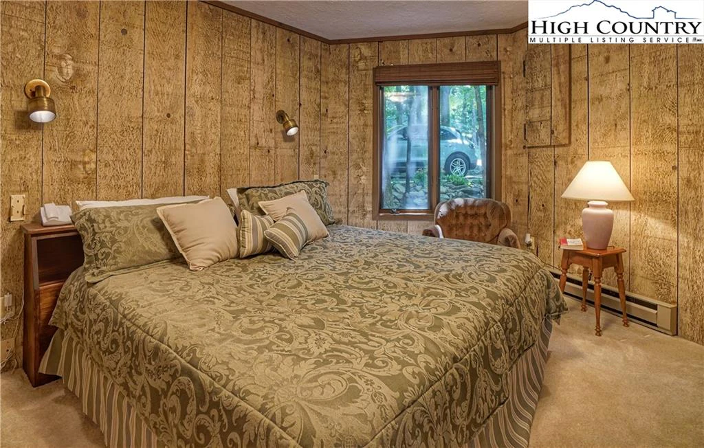 Image number 8 for the current listing