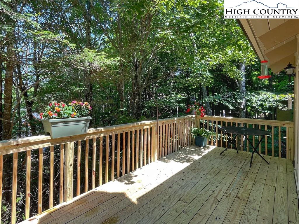 Image number 2 for the current listing