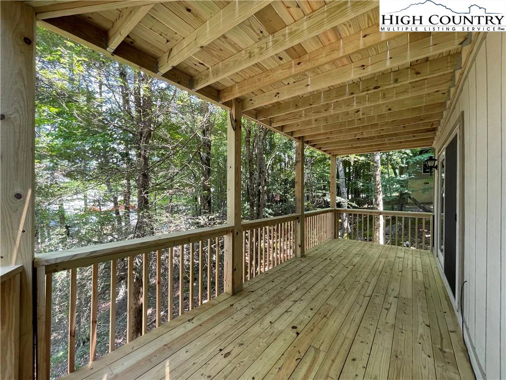 Image number 13 for the current listing