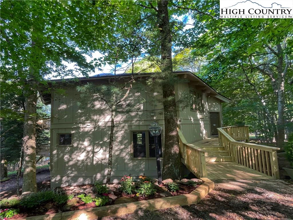 Image number 29 for the current listing