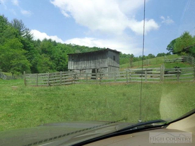 Image number 12 for the current listing