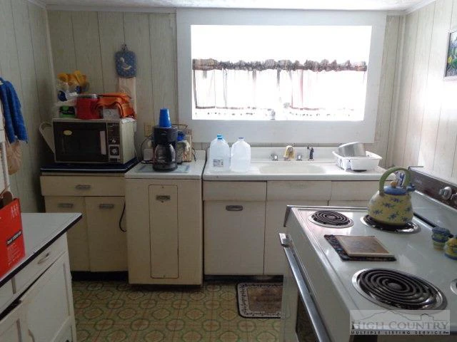 Image number 4 for the current listing