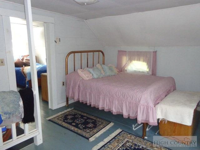 Image number 20 for the current listing