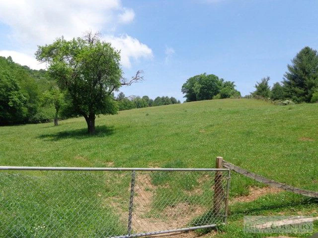 Image number 18 for the current listing