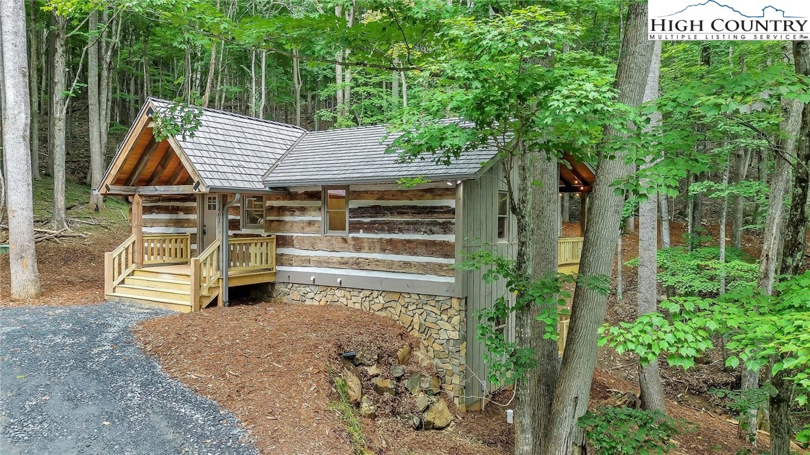 Image number 1 for the current listing