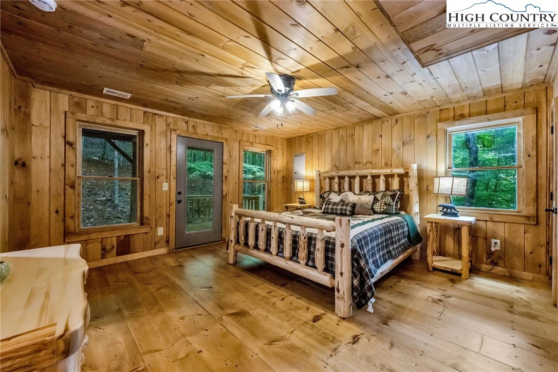 Image number 18 for the current listing
