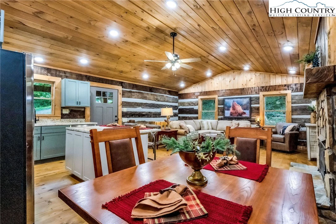 Image number 7 for the current listing