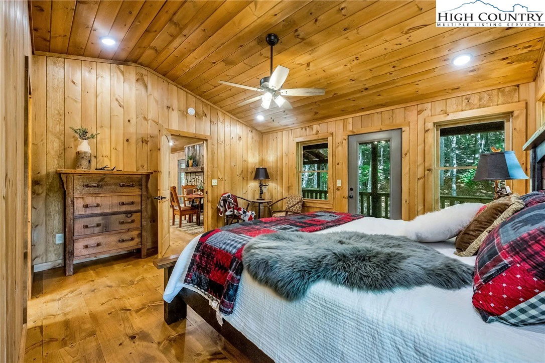 Image number 10 for the current listing